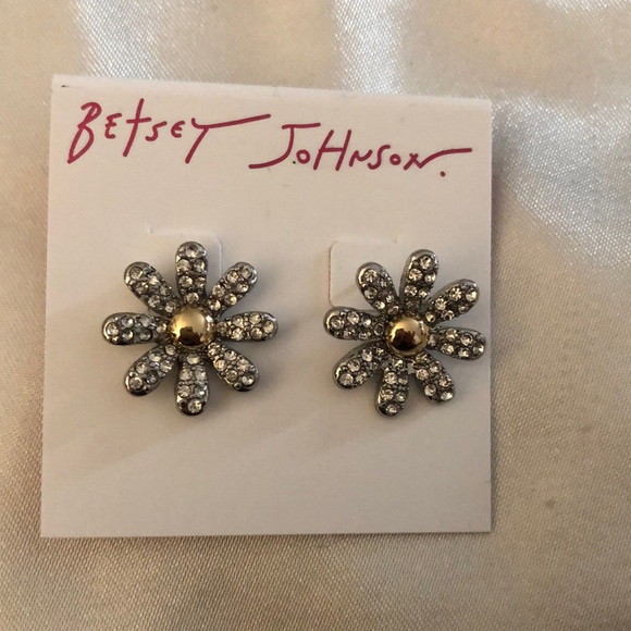 Betsey Johnson Silver Tone Ohh A Daisy Stud Earrings Crystal Accents NWT - Picture 5 of 13